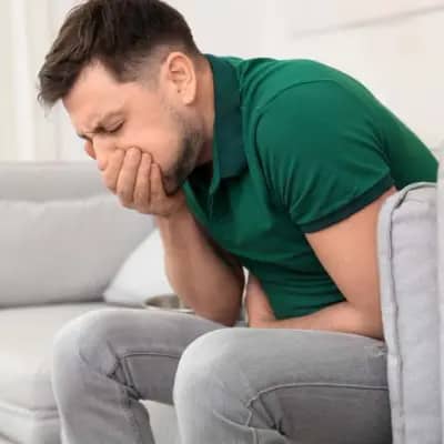 صبح‌ها با حالت تهوع بیدار می‌شوید؟ 8 علت که باید بشناسید