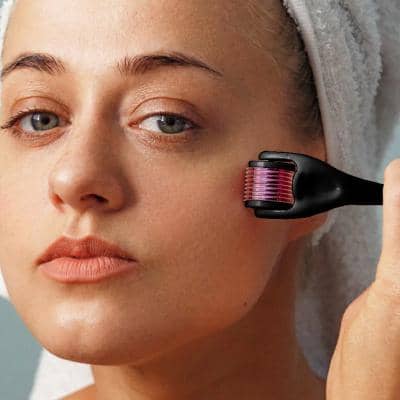 درما رولر چیست؟ معجزه‌ی بازسازی پوست