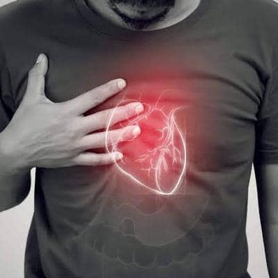 علت و علائم درد قفسه سینه؛ آیا همیشه نشانه بیماری قلبی است؟