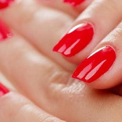 آیا لمینیت ناخن ضرر دارد؟ بررسی کامل فواید، عوارض و نکات مهم