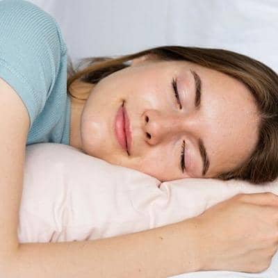 قرص ملاتونین بهتر است یا اسپری؟ پاسخ به یک سوال پرتکرار