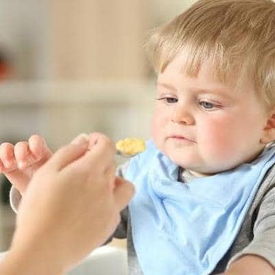 نشانه‌ها، علل و راهکارهای مقابله کم خونی در کودکان