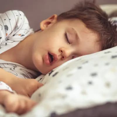 خرخر شبانه کودک چه زمانی نیاز به بررسی دارد؟