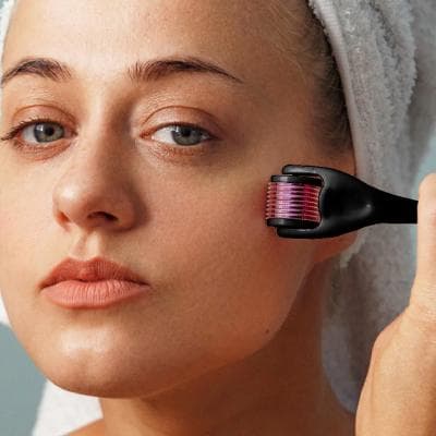 درما رولر چیست؟ معجزه‌ی بازسازی پوست