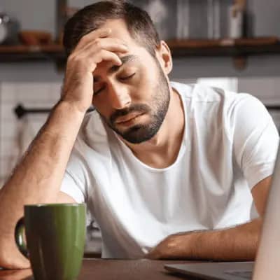 تفاوت علائم کمبود آهن و کمبود B12؛ از کجا بفهمیم؟