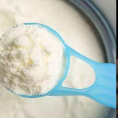 بررسی فواید و عوارض مصرف شیر خشک برای بزرگسالان