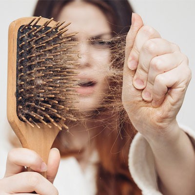 ریزش مو و روش های درمان آن