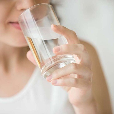 آیا نوشیدن آب هنگام غذا مضر است؟