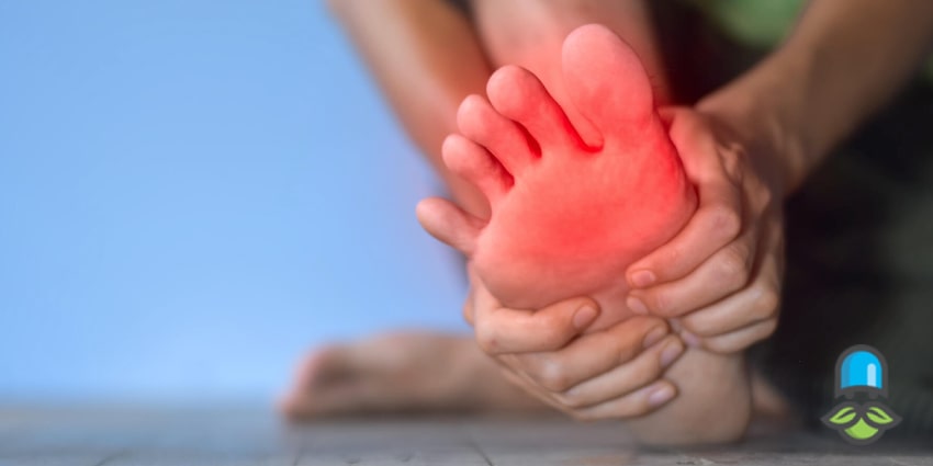 بررسی 7 علت داغ شدن کف پا و سوزن‌سوزن شدن