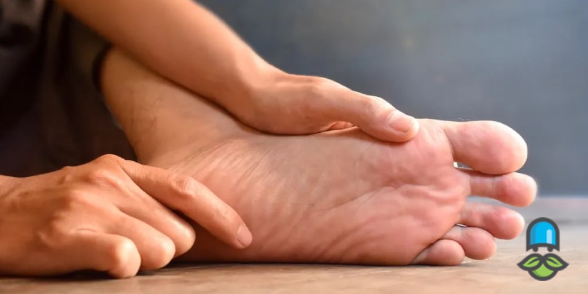 راهکارهای روزانه برای کاهش داغی و گزگز پا