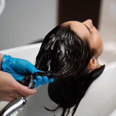 دتوکس تراپی مو | راز پاکسازی، تقویت و درخشش طبیعی موها