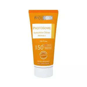 کرم ضد آفتاب SPF30  سینره فاقد چربی بژ طبیعی مناسب انواع پوست 50 میلی لیتر
