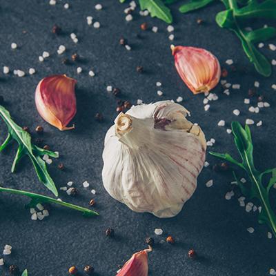 17 فایده شگفت‌انگیز از خواص سیر که شما را شگفت‌زده می‌کند