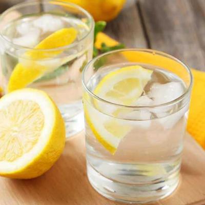 تاثیر نوشیدن آب گرم و لیمو روی لاغری واقعی است؟