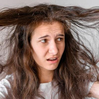 چگونه موهای وز و خشک را صاف و لطیف کنیم؟
