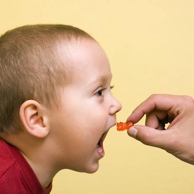 بهترین زمان مصرف مولتی ویتامین برای کودکان را می‌دانید؟