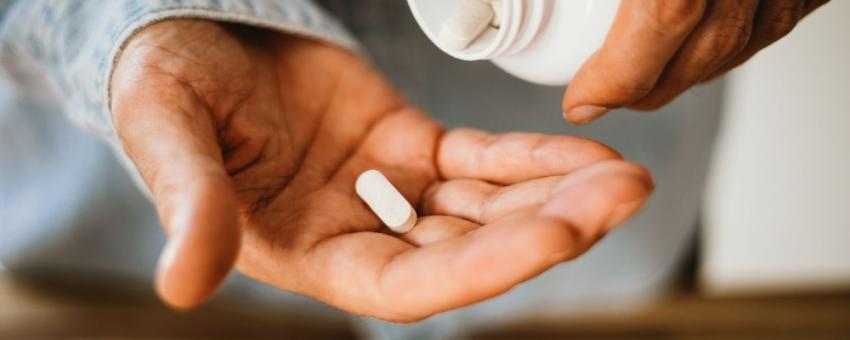 منیزیم برای افسردگی | علائم کمبود، منابع غذایی و مکملها