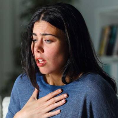 با فردی که دچار حمله پانیک شده چه کنیم؟