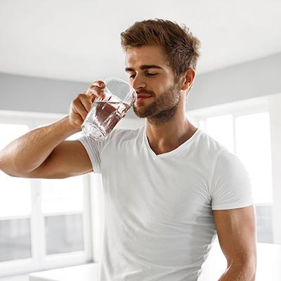 خطرناک‌ترین عوارض آب‌ نخوردن: چرا نباید آب را فراموش کنید؟