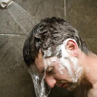 مهم‌ترین تاثیرات شامپو‌ بر ریزش مو