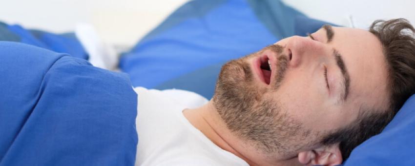 بررسی علل اصلی خروپف و تفاوت آن با آپنه انسدادی خواب