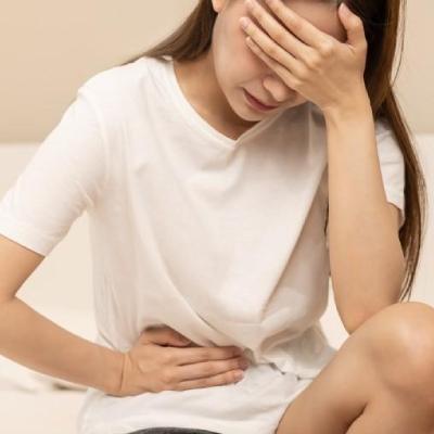 کاهش خونریزی قاعدگی | جدیدترین راهکارهای خانگی و پزشکی درمان منوراژی