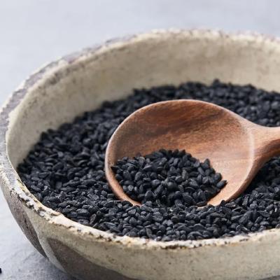 سیاه دانه برای لاغری؛ آیا واقعا به کاهش وزن کمک می‌کند؟