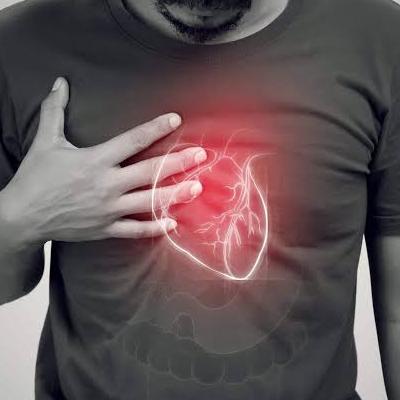 علت و علائم درد قفسه سینه؛ آیا همیشه نشانه بیماری قلبی است؟
