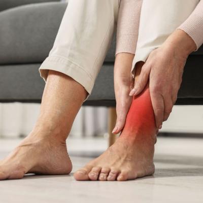علت تورم روی مچ پا؛ روش‌های خانگی باور نکردنی اما موثر