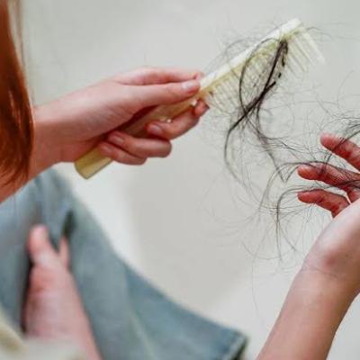 بهترین آزمایش هورمونی برای ریزش مو در زنان چیست؟
