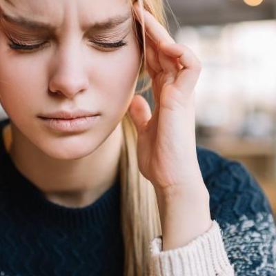 مهم‌ترین علت سرگیجه و سردرد؛ این علائم نشانه چیست؟