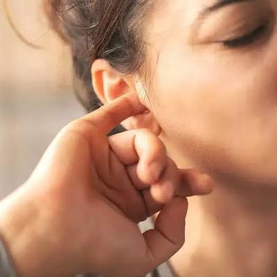 مهم‌ترین علائم خارش گوش، علت‌ها و راه‌حل‌های درمانی