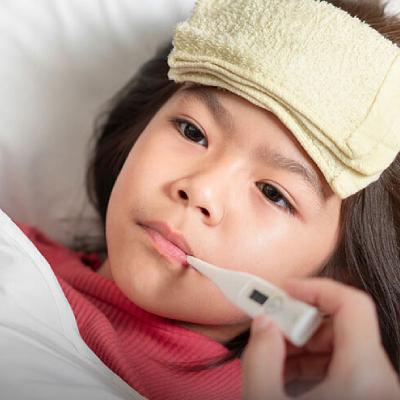 علت تب کودک بدون علائم سرماخوردگی؛ دلایل مهم آن