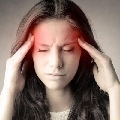 هر آنچه باید درباره میگرن چشمی بدانید