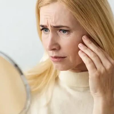 کمبود کلاژن چه علائمی دارد؟ | 12 نشانه کاهش کلاژن + بهترین راه جبران آن